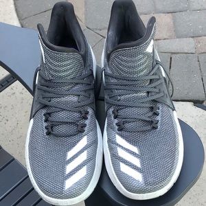 Adidas basketball shoes like new worn once